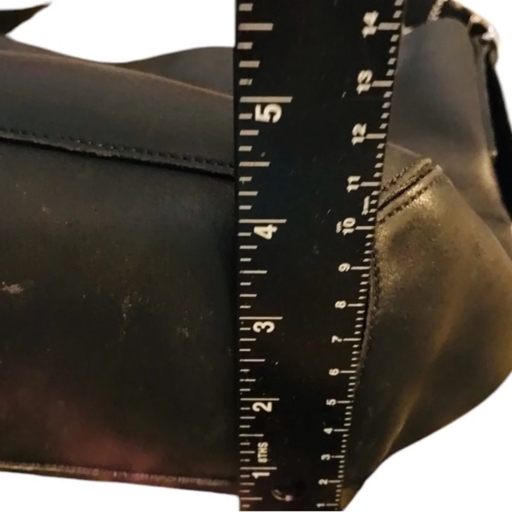 Coach black leather bag adjustable strap silver hardware & hang tag Y2K